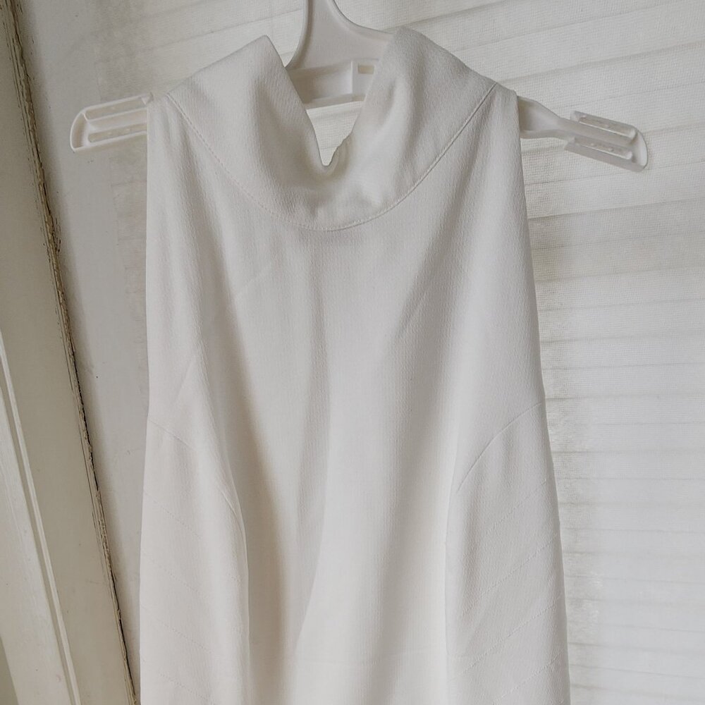 White haulted dress size m